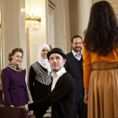 Samsaya sings for Queen Sonja, Crown Prince Haakon and Hibba Mohammed Hassan - one of the invited guests. Published 02.12.2011. Handout picture from the Royal Court. For editorial use only - not for sale. Photo: Hans Fredrik Asbjørnsen / The Royal Court.. Image size: 3500 x 2334 px and 6,39 Mb.